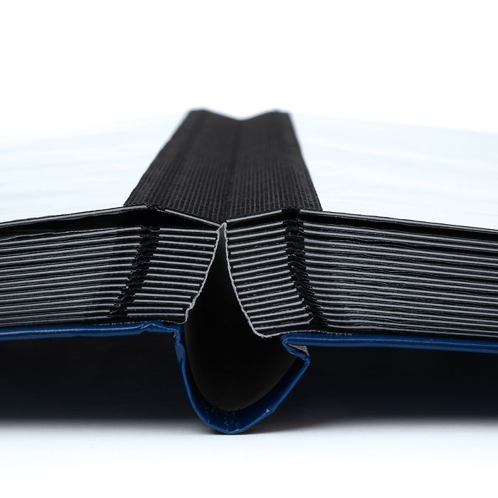 Einsteckbuch BASIC, DIN A4, 64 schwarze Seiten, unwattierter Einband, blau